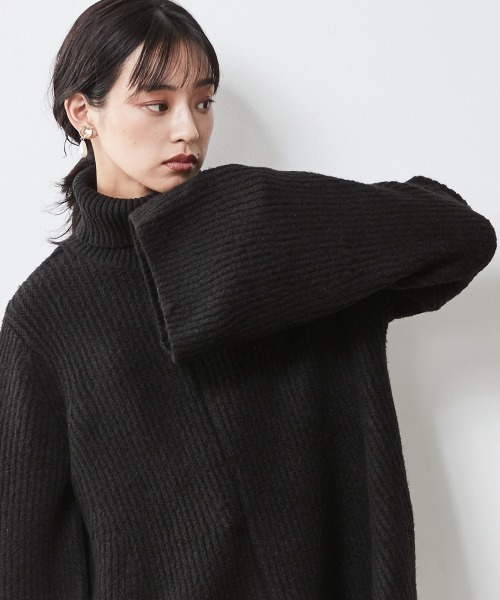 CHIC STYLE(シックスタイル)の「<大きいサイズ>Aラインタートルニットプルオーバー シックスタイル(ニット/セーター・レディース・ブラック/パープル・L/LL/3L/4L/5L)」の2枚目の写真