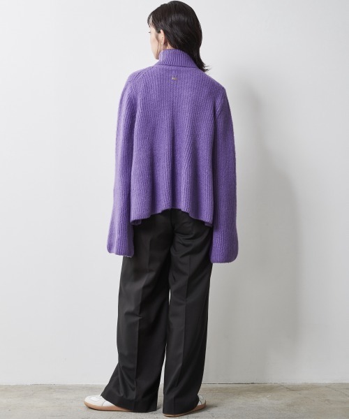 CHIC STYLE(シックスタイル)の「<大きいサイズ>Aラインタートルニットプルオーバー シックスタイル(ニット/セーター・レディース・ブラック/パープル・L/LL/3L/4L/5L)」の20枚目の写真