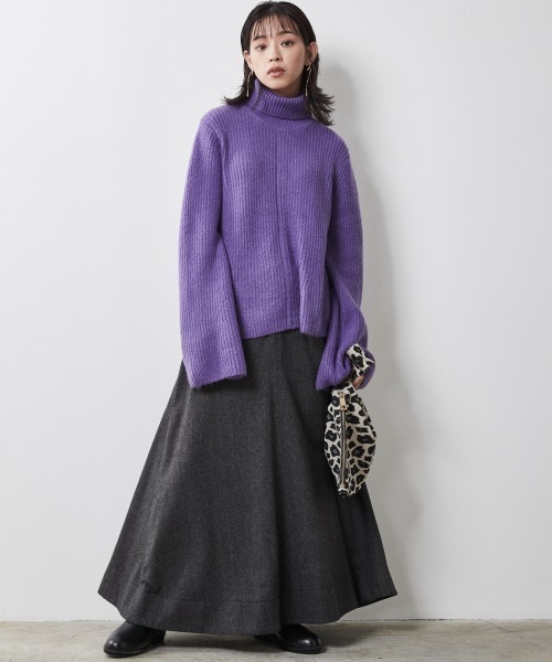 CHIC STYLE(シックスタイル)の「<大きいサイズ>Aラインタートルニットプルオーバー シックスタイル(ニット/セーター・レディース・ブラック/パープル・L/LL/3L/4L/5L)」の6枚目の写真