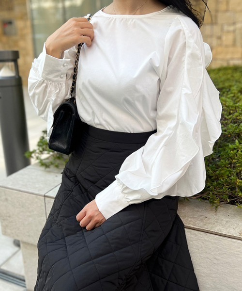 MODE ROBE（モードローブ）の「フリルスリーブブラウス（シャツ/ブラウス・レディース・ブラック/ホワイト・FREE）」の5枚目の写真