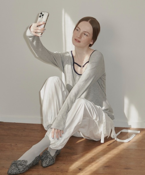 idem（イデム）の「2way heart metal tops/ロングスリーブリブトップス（Tシャツ/カットソー・レディース・グレー/アイボリー・FREE）」の11枚目の写真