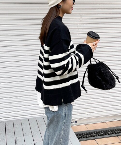 fredy emue（フレディエミュ）の「ハイネック袖スリットプルオーバーニット（ニット/セーター・レディース・レッド/ホワイト系その他/ブラック系その他/グレー系その他・38）」の6枚目の写真