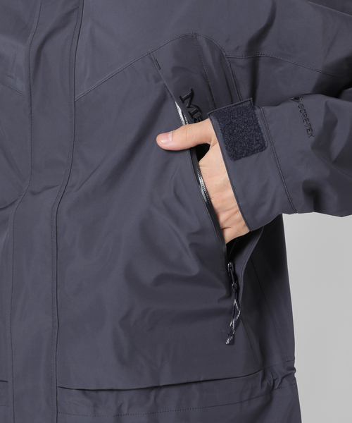 MARMOT（マーモット）の「【Marmot / マーモット】別注 GORE-TEX 3L Shell Jacket（マウンテンパーカー・メンズ・ブラック/ネイビー・MEDIUM/LARGE/X-LARGE）」の22枚目の写真