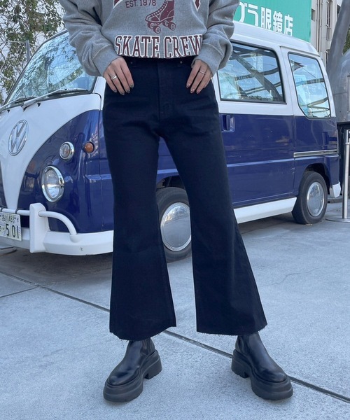 LOWRYS FARM(ローリーズファーム)の「CONE/フレアパンツ 991525(デニムパンツ・レディース・ブラック/ブルー/ブルー系その他・MEDIUM/LARGE)」の9枚目の写真