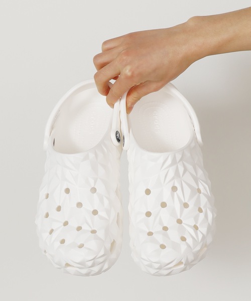 Crocs カスタマイズサンダル ホワイト crocs クロックス パンク カスタム クラシック（ケイマン） 白
