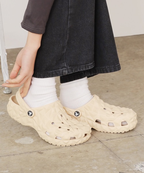 crocs クラシックサンダル ベージュ6点 クロックス（crocs）（メンズ、レディース）スポーツサンダル
