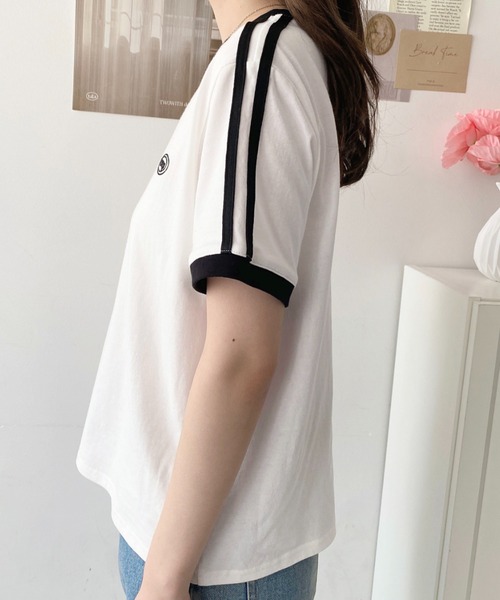 moment+（モーメントプラス）の「綿100％天竺.ワンポイント刺繍配色カラーライン半袖Tシャツ（Tシャツ/カットソー・レディース・オフホワイト/チャコールグレー/オートミール・M/L）」の10枚目の写真
