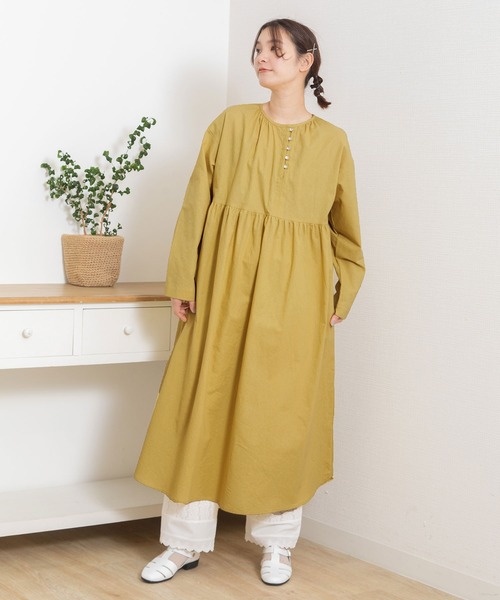 POU DOU DOU（プードゥドゥ）の「並びボタンギャザーワンピース（ワンピース・レディース・イエロー/ミント/ダークグレー・3）」の3枚目の写真
