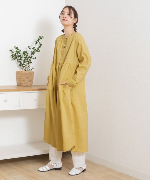 POU DOU DOU（プードゥドゥ）の「並びボタンギャザーワンピース（ワンピース・レディース・イエロー/ミント/ダークグレー・3）」の6枚目の写真