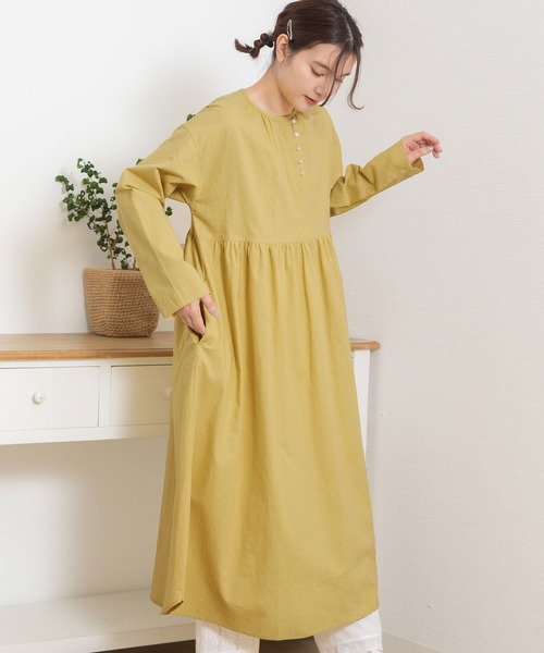 POU DOU DOU（プードゥドゥ）の「並びボタンギャザーワンピース（ワンピース・レディース・イエロー/ミント/ダークグレー・3）」の10枚目の写真