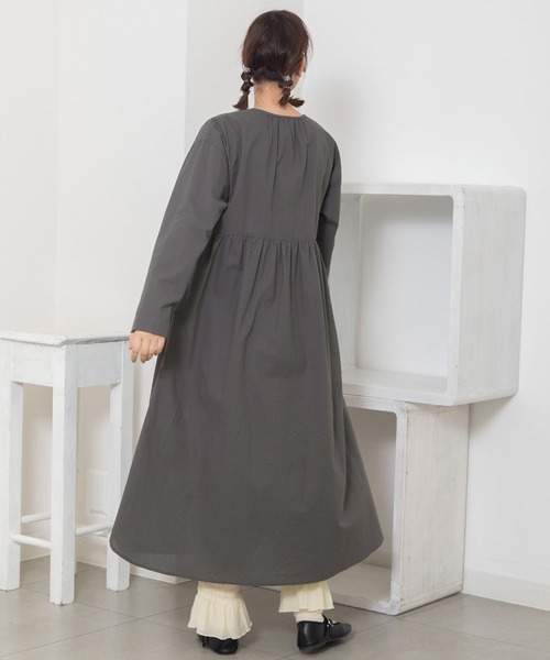 POU DOU DOU（プードゥドゥ）の「並びボタンギャザーワンピース（ワンピース・レディース・イエロー/ミント/ダークグレー・3）」の20枚目の写真