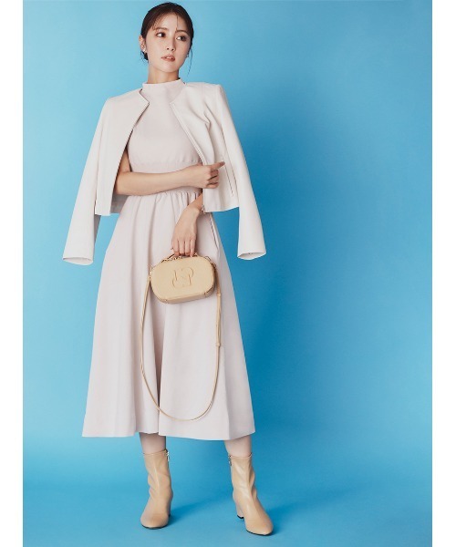 CELFORD（セルフォード）の「エンボスロゴカメラバッグ（ショルダーバッグ・レディース・アイボリー/キャメル・FREE）」の5枚目の写真