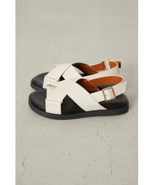 crie conforto（クリーコンフォルト）の「インステップクロスサンダル（サンダル・レディース・ブラック/アイボリー・SMALL/MEDIUM/LARGE/LL）」の3枚目の写真