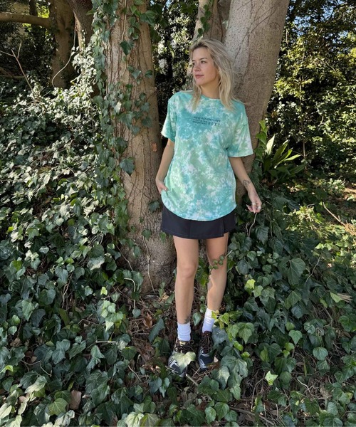 ROXY（ロキシー）の「LUSH MOUNTAIN/ロキシー半袖タイダイ総柄Tシャツ（Tシャツ/カットソー・レディース・オレンジ/グリーン/グレー・SMALL/MEDIUM/LARGE）」の15枚目の写真