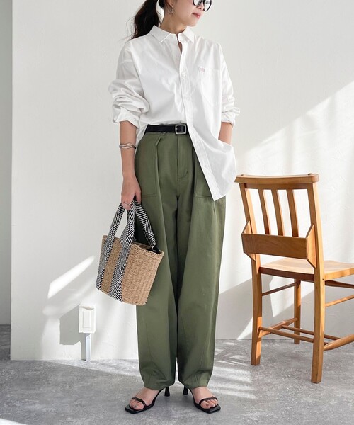 fredy emue（フレディエミュ）の「FR刺繍オックスルーズシャツ（シャツ/ブラウス・レディース・オレンジ/サックスブルー/オフホワイト/ベビーピンク/ライトグリーン・38）」の6枚目の写真