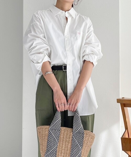 fredy emue（フレディエミュ）の「FR刺繍オックスルーズシャツ（シャツ/ブラウス・レディース・オレンジ/サックスブルー/オフホワイト/ベビーピンク/ライトグリーン・38）」の11枚目の写真