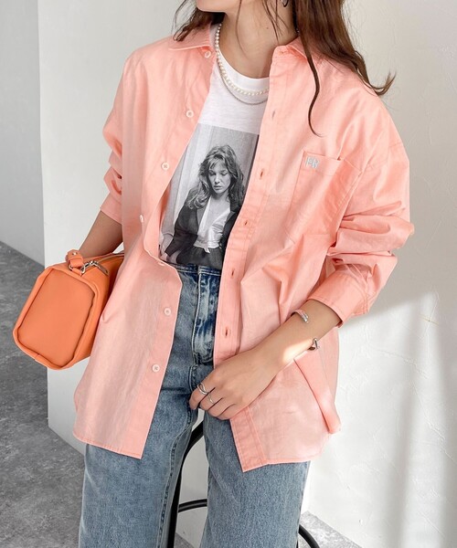 fredy emue（フレディエミュ）の「FR刺繍オックスルーズシャツ（シャツ/ブラウス・レディース・オレンジ/サックスブルー/オフホワイト/ベビーピンク/ライトグリーン・38）」の20枚目の写真