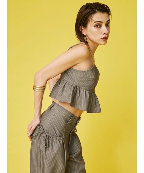 EVRIS（エヴリス）の「ピンストライプサイドドロストワイドパンツ【セットアップ着用可能】（その他パンツ・レディース・ブルー/グレー/ブラック・MEDIUM/SMALL）」の5枚目の写真