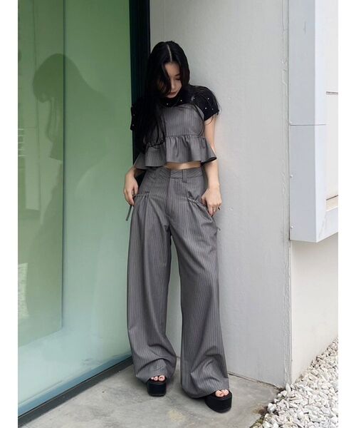 EVRIS（エヴリス）の「ピンストライプサイドドロストワイドパンツ【セットアップ着用可能】（その他パンツ・レディース・ブルー/グレー/ブラック・MEDIUM/SMALL）」の10枚目の写真