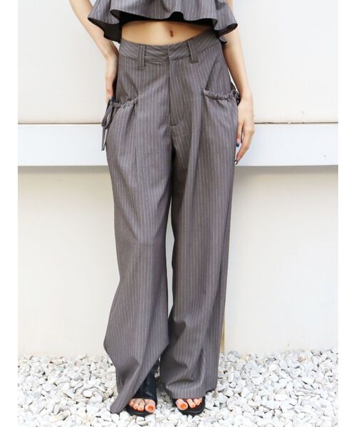 EVRIS（エヴリス）の「ピンストライプサイドドロストワイドパンツ【セットアップ着用可能】（その他パンツ・レディース・ブルー/グレー/ブラック・MEDIUM/SMALL）」の13枚目の写真