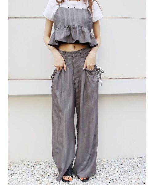 EVRIS（エヴリス）の「ピンストライプサイドドロストワイドパンツ【セットアップ着用可能】（その他パンツ・レディース・ブルー/グレー/ブラック・MEDIUM/SMALL）」の14枚目の写真
