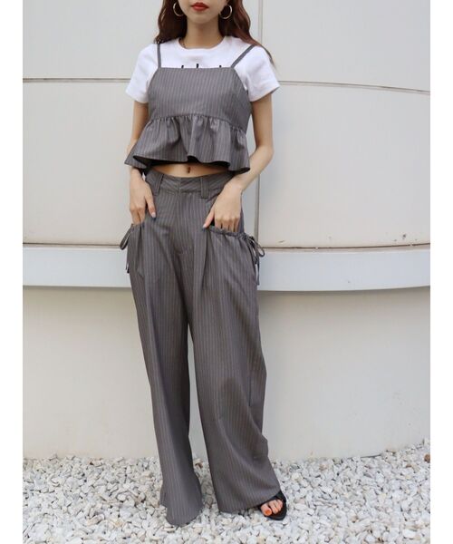EVRIS（エヴリス）の「ピンストライプサイドドロストワイドパンツ【セットアップ着用可能】（その他パンツ・レディース・ブルー/グレー/ブラック・MEDIUM/SMALL）」の15枚目の写真