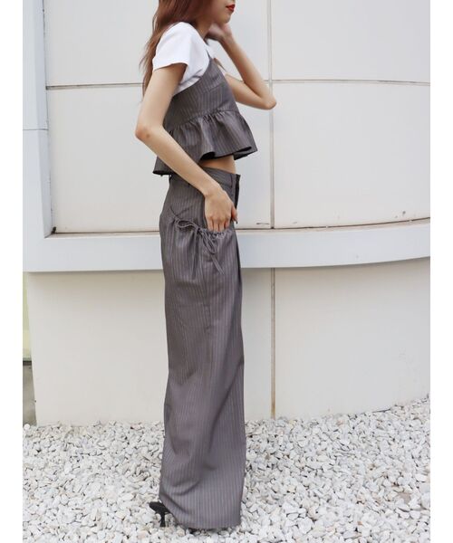 EVRIS（エヴリス）の「ピンストライプサイドドロストワイドパンツ【セットアップ着用可能】（その他パンツ・レディース・ブルー/グレー/ブラック・MEDIUM/SMALL）」の17枚目の写真
