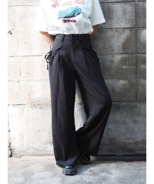 EVRIS（エヴリス）の「ピンストライプサイドドロストワイドパンツ【セットアップ着用可能】（その他パンツ・レディース・ブルー/グレー/ブラック・MEDIUM/SMALL）」の20枚目の写真