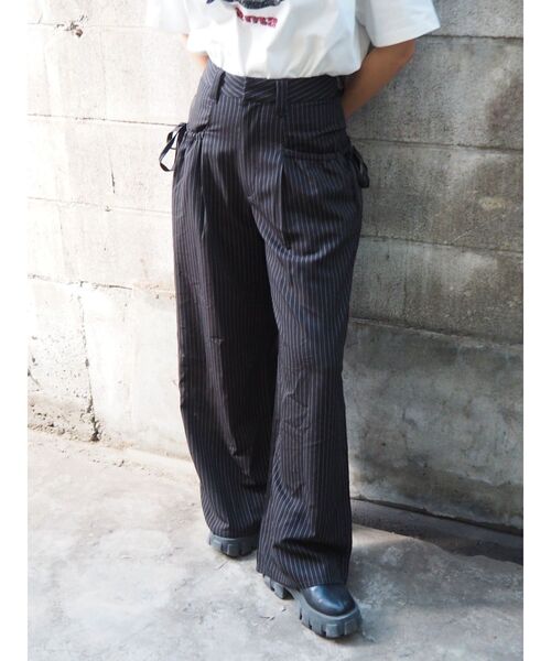 EVRIS（エヴリス）の「ピンストライプサイドドロストワイドパンツ【セットアップ着用可能】（その他パンツ・レディース・ブルー/グレー/ブラック・MEDIUM/SMALL）」の21枚目の写真