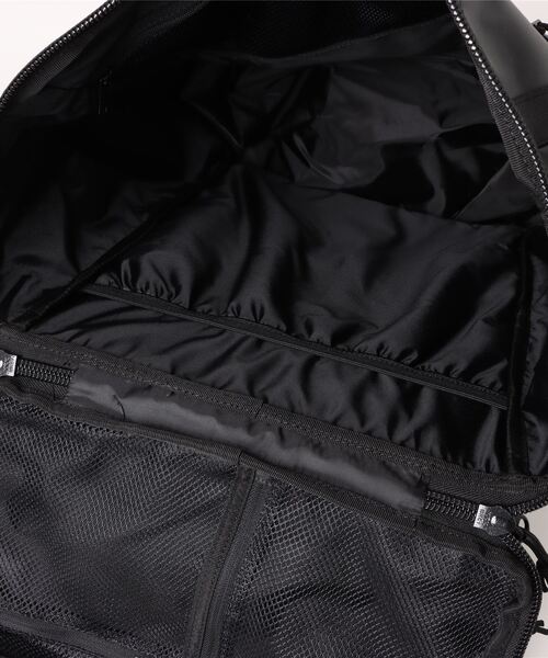 NEW ERA(ニューエラ)の「【NEW ERA/ニューエラ】BOX PACK LARGE TPU(バックパック/リュック・メンズ・ブラック・FREE)」の4枚目の写真