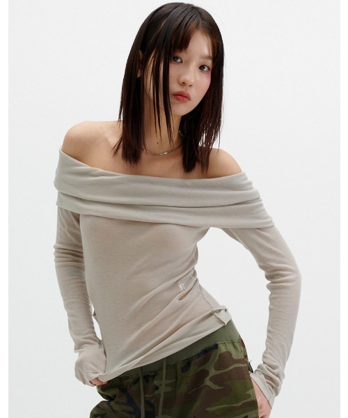runningHIGH（ランニングハイ）の「A'GEM/9 × .kom 『runningHIGH/ランニングハイ』 OFF SHOULDER SLIM TOP/オフショルダートップス（その他トップス・レディース・ライトグレー/ブラック・FREE）」の6枚目の写真