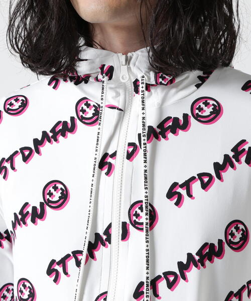 STUD MUFFIN（スタッドマフィン）の「STUD MUFFIN/スタッドマフィン/フラッシュグラフィティ柄ストレッチナイロンPK（ラッシュガード・メンズ・ホワイト/ブラック・2/3）」の16枚目の写真