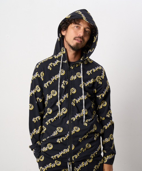 STUD MUFFIN（スタッドマフィン）の「STUD MUFFIN/スタッドマフィン/フラッシュグラフィティ柄ストレッチナイロンPK（ラッシュガード・メンズ・ホワイト/ブラック・2/3）」の2枚目の写真