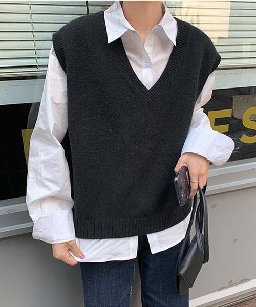 gossip！ロサンゼルス（ゴシップロサンゼルス）の「ルーズＶネックニットベスト（ベスト・レディース・ブラック/オフホワイト/イエロー/ネイビー/グレー・FREE）」の8枚目の写真