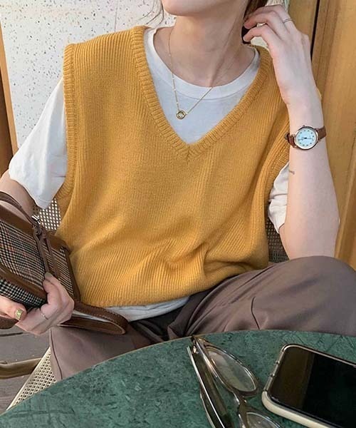 gossip！ロサンゼルス（ゴシップロサンゼルス）の「ルーズＶネックニットベスト（ベスト・レディース・ブラック/オフホワイト/イエロー/ネイビー/グレー・FREE）」の21枚目の写真
