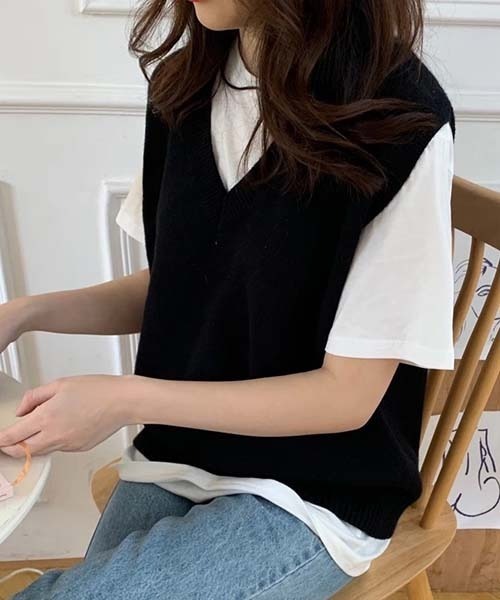 gossip！ロサンゼルス（ゴシップロサンゼルス）の「ルーズＶネックニットベスト（ベスト・レディース・ブラック/オフホワイト/イエロー/ネイビー/グレー・FREE）」の11枚目の写真