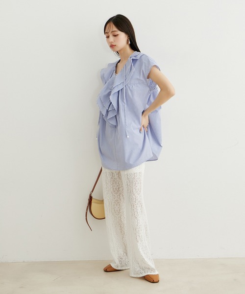 VIS（ビス）の「【夏トップス総選挙/お気に入り登録No.3】ラッフルチュニックブラウス【洗える】（シャツ/ブラウス・レディース・オフホワイト/ネイビー/サックスブルー・FREE）」の20枚目の写真