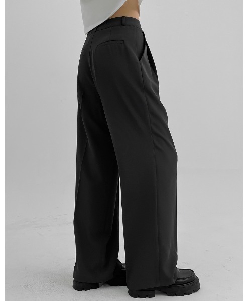 BLACKUP（ブラックアップ）の「[MADE] リンドンサマーツータックワイドスラックス（スラックス・レディース・チャコール/ブラック・LARGE/MEDIUM/SMALL）」の6枚目の写真