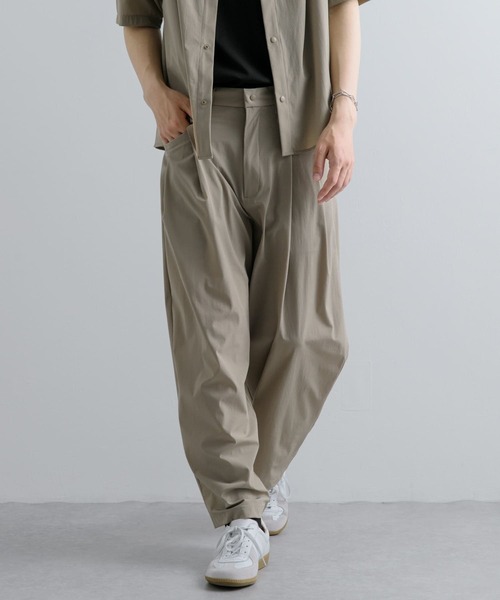 Uiscel（ユイセル）の「Uiscel　4WAYストレッチ2タックワイドパンツ（その他パンツ・メンズ・チャコールグレー/ベージュ・MEDIUM/LARGE）」の10枚目の写真