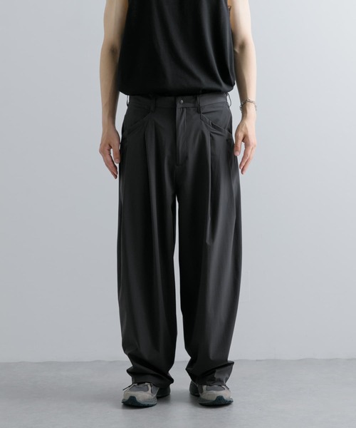 Uiscel（ユイセル）の「Uiscel　4WAYストレッチ2タックワイドパンツ（その他パンツ・メンズ・チャコールグレー/ベージュ・MEDIUM/LARGE）」の19枚目の写真