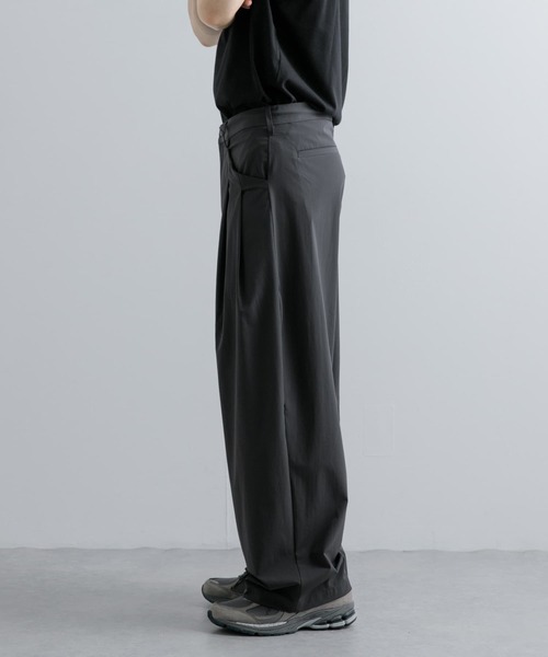 Uiscel（ユイセル）の「Uiscel　4WAYストレッチ2タックワイドパンツ（その他パンツ・メンズ・チャコールグレー/ベージュ・MEDIUM/LARGE）」の20枚目の写真