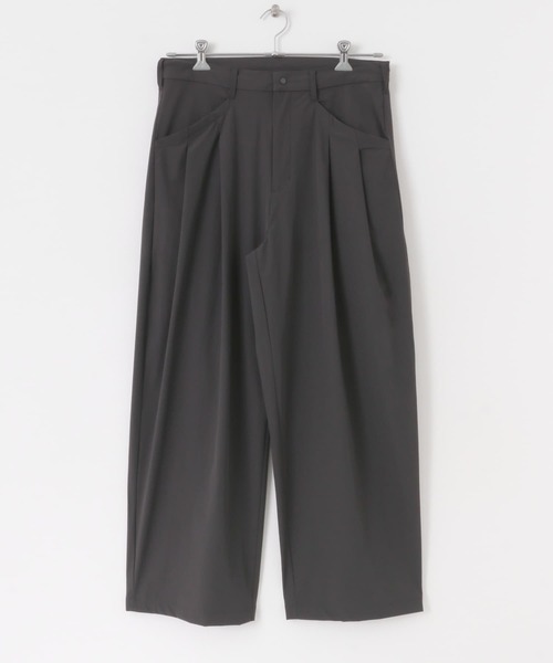 Uiscel（ユイセル）の「Uiscel　4WAYストレッチ2タックワイドパンツ（その他パンツ・メンズ・チャコールグレー/ベージュ・MEDIUM/LARGE）」の22枚目の写真