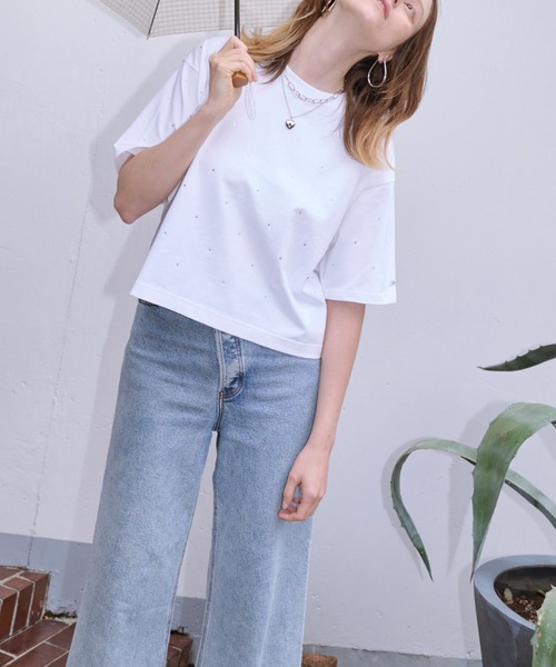 Lil Ambition(リルアンビション)の「ビジューTシャツ(Tシャツ/カットソー・レディース・ホワイト/ブラック/トップグレー・FREE)」の5枚目の写真