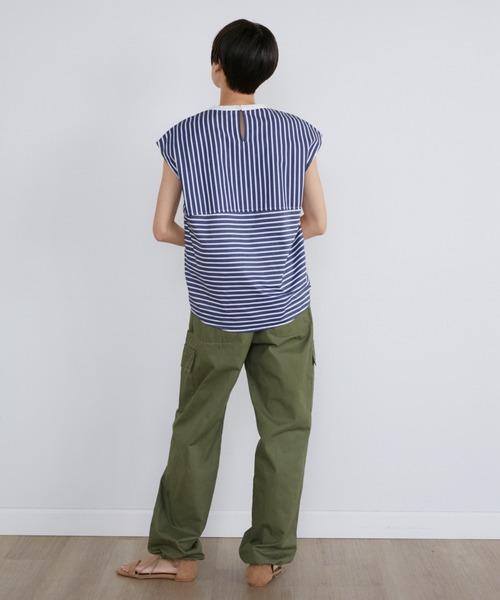 YVON（イヴォン）の「ストライプドッキングプルオーバー（Tシャツ/カットソー・レディース・ネイビー/ダークネイビー/オフホワイト・9号）」の6枚目の写真