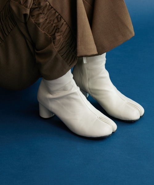 Aunt Marie's(アントマリーズ)の「ヒール足袋ブーツ(ブーツ・レディース・アイボリー/ブラック/シルバー・S/M/L)」の11枚目の写真