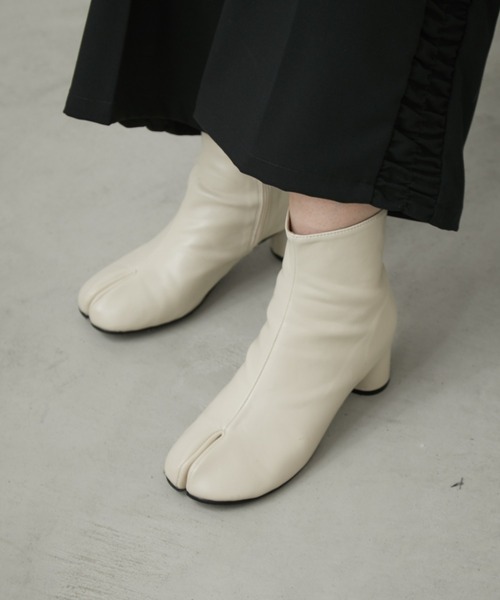 Aunt Marie's(アントマリーズ)の「ヒール足袋ブーツ(ブーツ・レディース・アイボリー/ブラック/シルバー・S/M/L)」の7枚目の写真