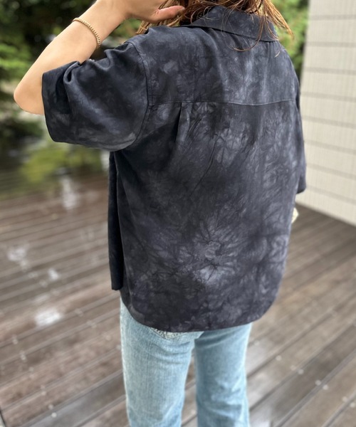 mi via loca(ミヴィアロカ)の「タイダイ柄 半袖 開衿シャツ(シャツ/ブラウス・レディース・ブラック系/ライム・FREE)」の11枚目の写真