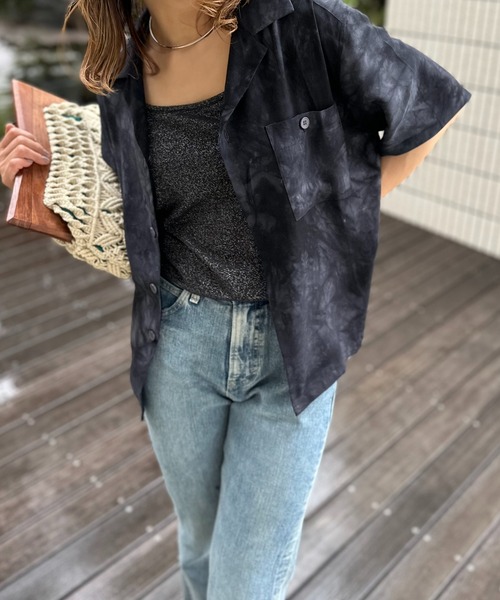 mi via loca(ミヴィアロカ)の「タイダイ柄 半袖 開衿シャツ(シャツ/ブラウス・レディース・ブラック系/ライム・FREE)」の6枚目の写真