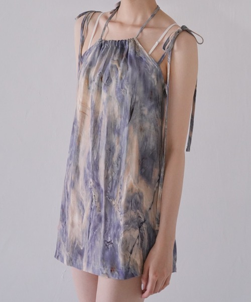 Uenui（ウニュイ）の「マーブル キャミソール ミニワンピース ミニドレス バックオープン リボン（Tシャツ/カットソー・レディース・ブルー/グリーン/ベージュ・FREE）」の3枚目の写真
