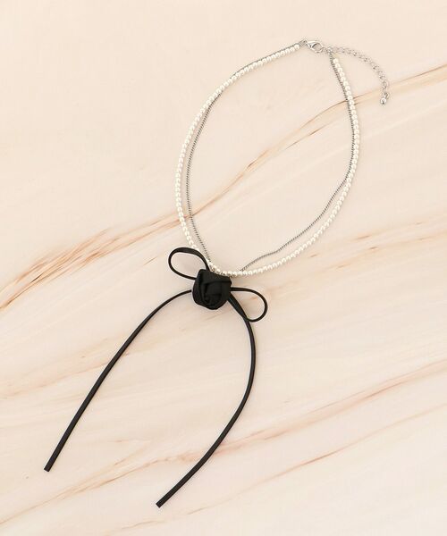MAJESTIC LEGON(マジェスティックレゴン)の「ローズリボンネックレス(ネックレス・レディース・ブラック/アイボリー・FREE)」の7枚目の写真